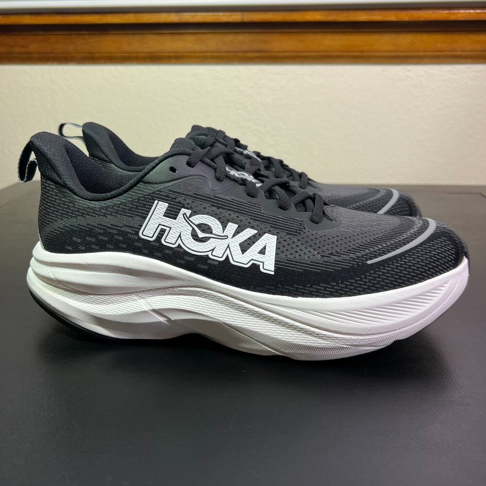 New Hoka Size 10 Wide One SKYFLOW WIDE (2E) 1155117/BWHT Men's Running Shoes